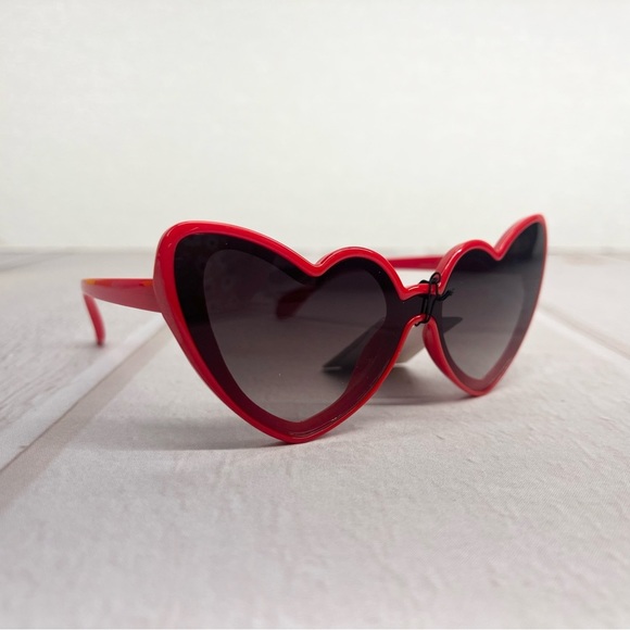 Trendy Heart Shaped Sunglasses – Multiple Colors Available ❤️ - Picture 5 of 9
